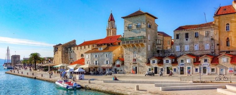 De stad Trogir dichtbij Split in Kroatië