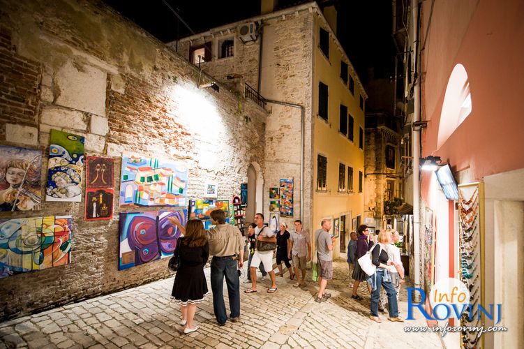 Het bekende straatje Grisia in Rovinj