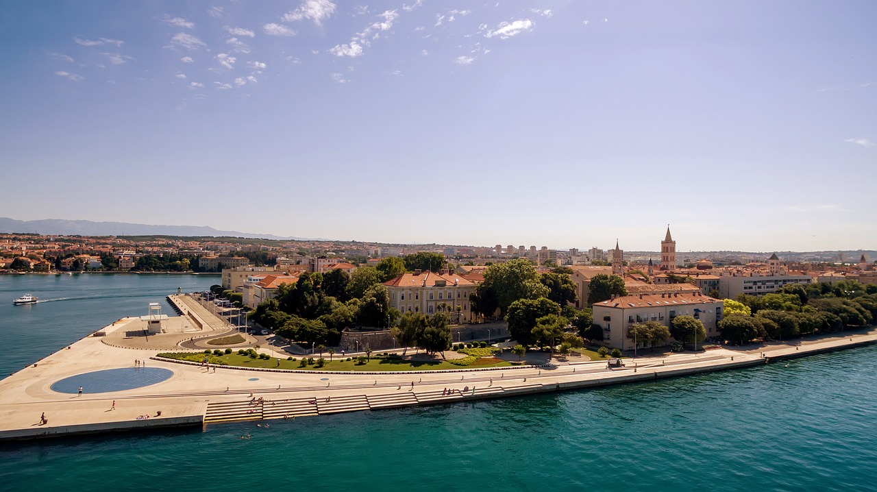 De kustlijn van Zadar