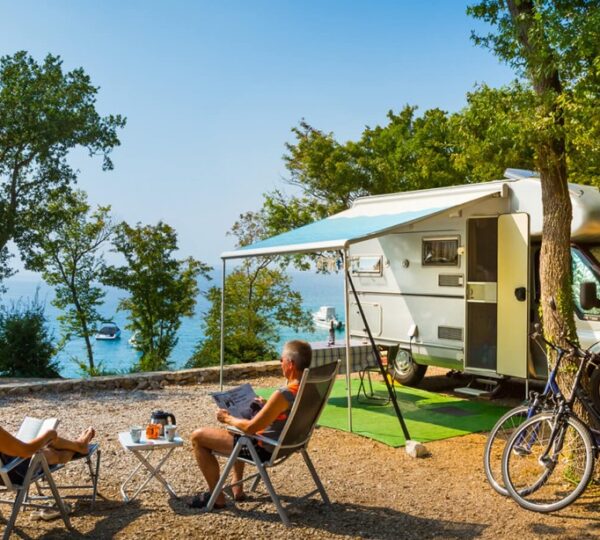 staanplaatsen op camping aminess atea resort op het eiland krk