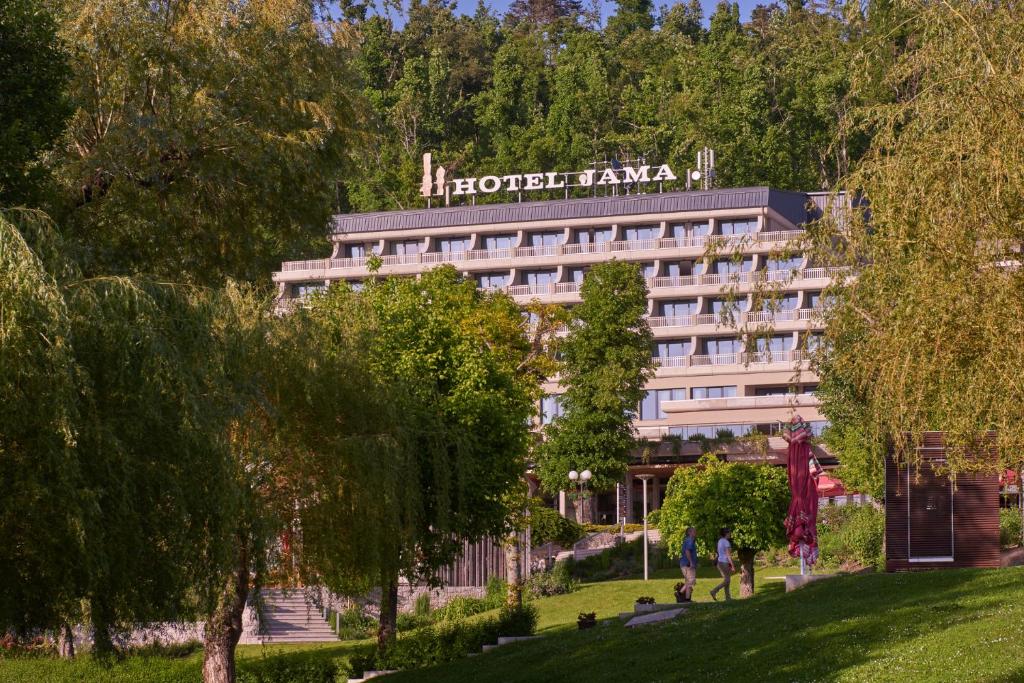 Hotel Cave Hotel Jama
