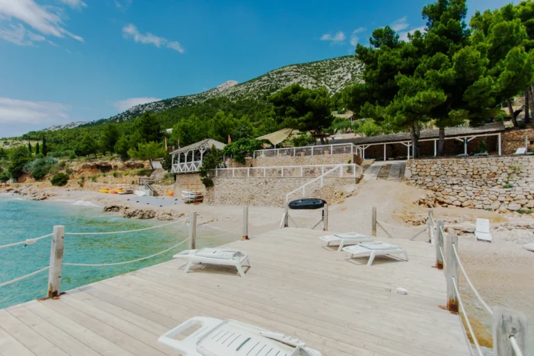 camping aloa in brac hvar aanlegplaats
