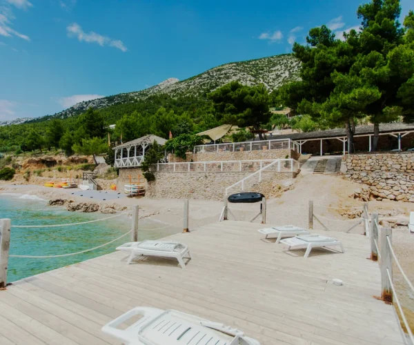 camping aloa in brac hvar aanlegplaats