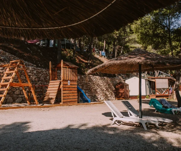 camping aloa in brac hvar speeltuin