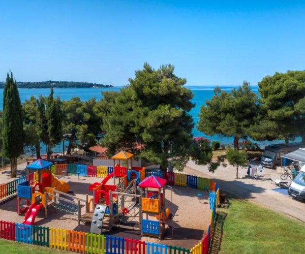 De speeltuin van camping aminess sirena in kroatie