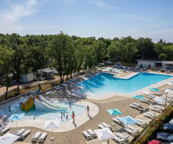 Camping Bijela Uvala zwembad Kroatie